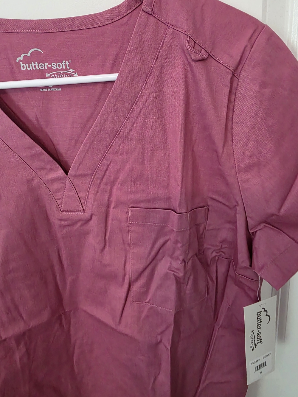 Butter Soft Women's V-Neck Scrub Top in Dusty Rose NWT